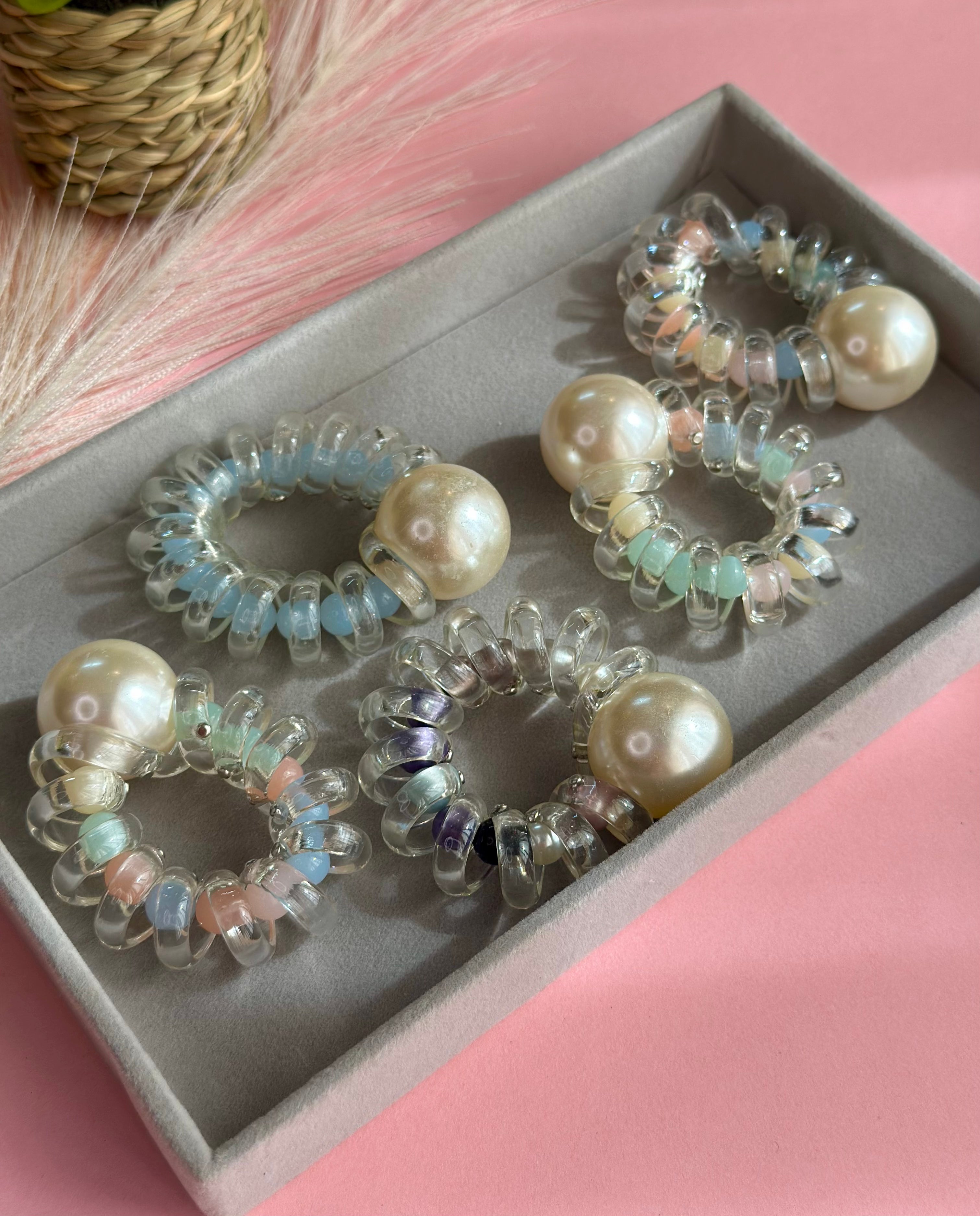 Pearl Spiral hair tie
