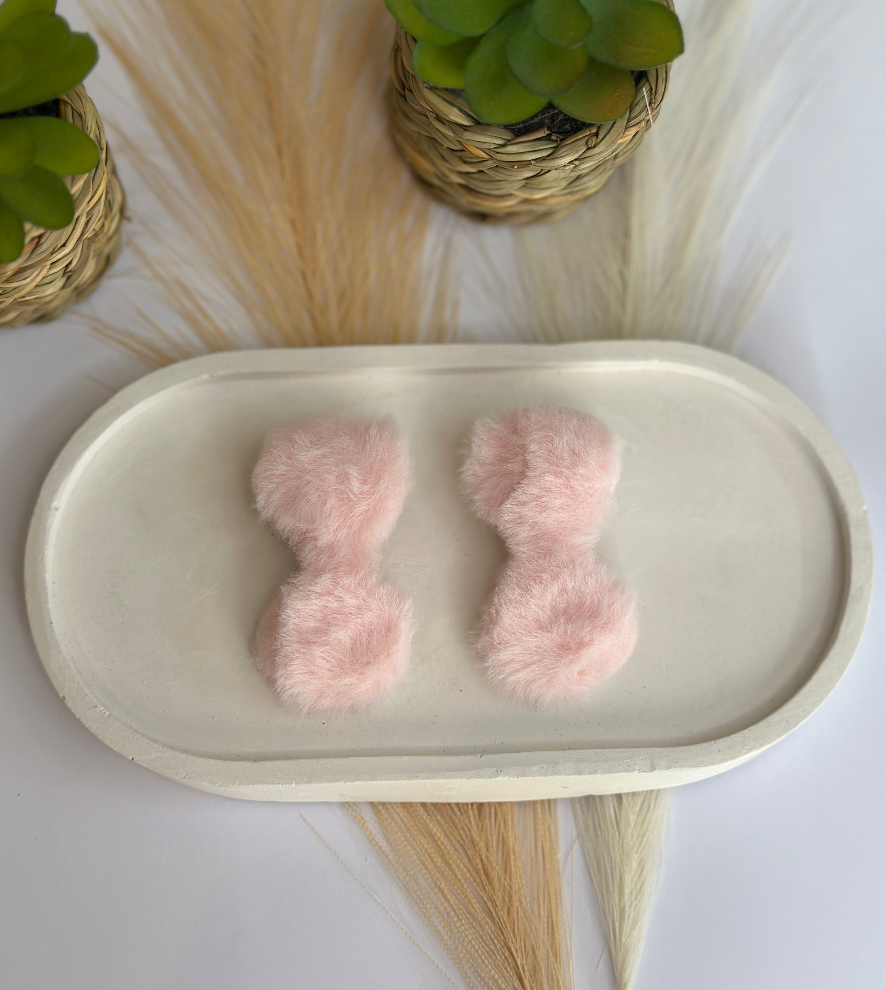 Fluffy pins set
