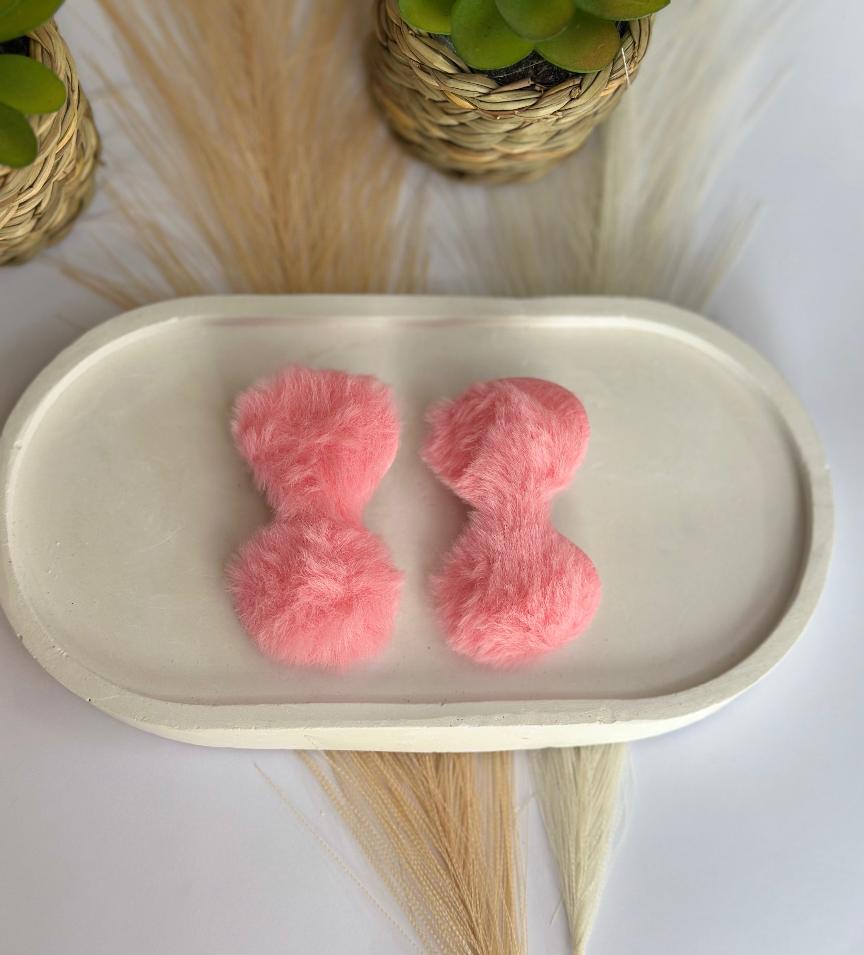 Fluffy pins set