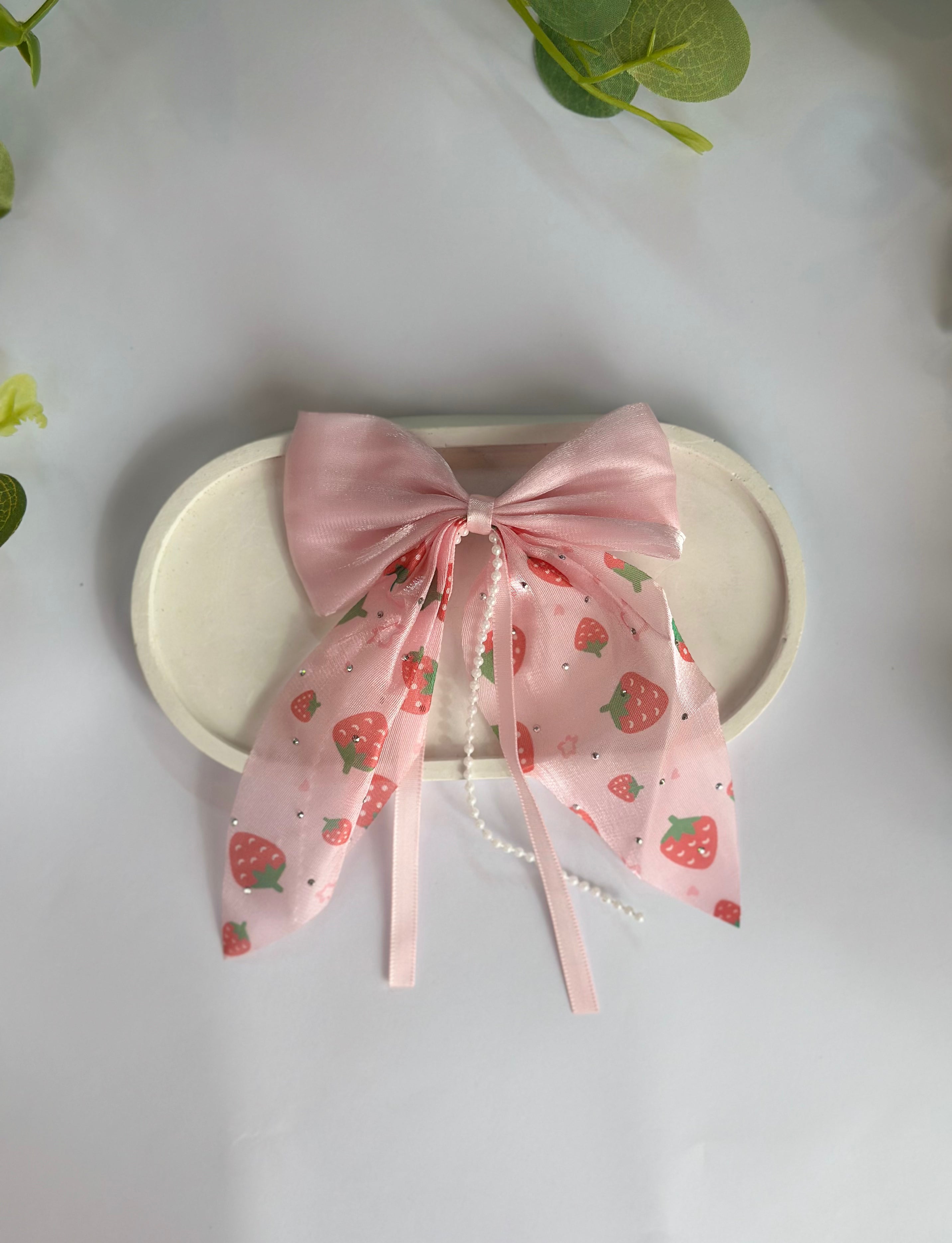 Bow strawberry ribbon clip