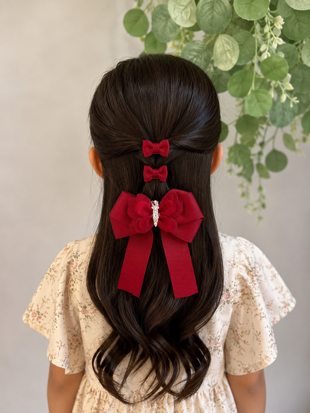 Bow hair clip with 2 small pins set