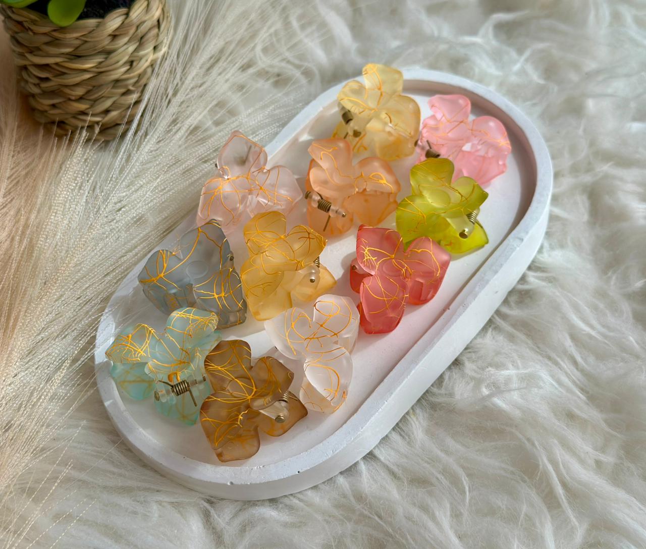 Light tone mini hair catchers