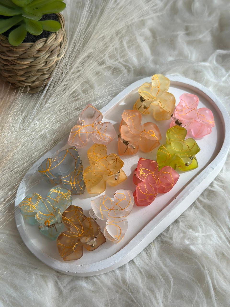 Light tone mini hair catchers