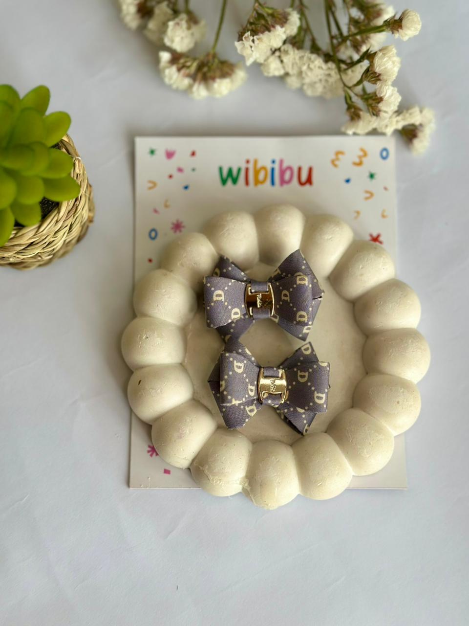 Dior oblique monogram pattern hair clip set